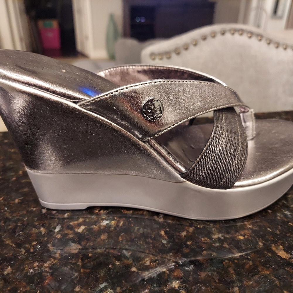 BCBG wedge platform sandals Metallic Silver Size 7